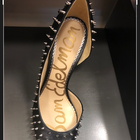 Shoes - Picture 2 of 3